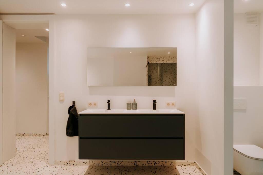 Beautiful 2 Bedroom Duplex In Le Chatelain Appartamento