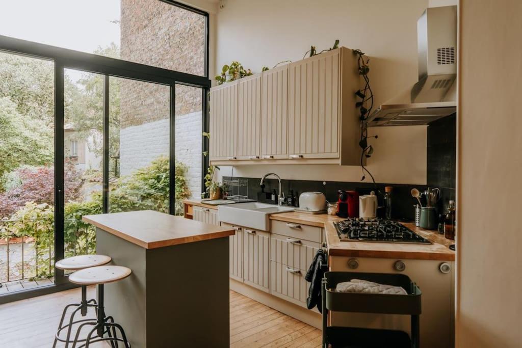 Beautiful 2 Bedroom Duplex In Le Chatelain Appartamento *