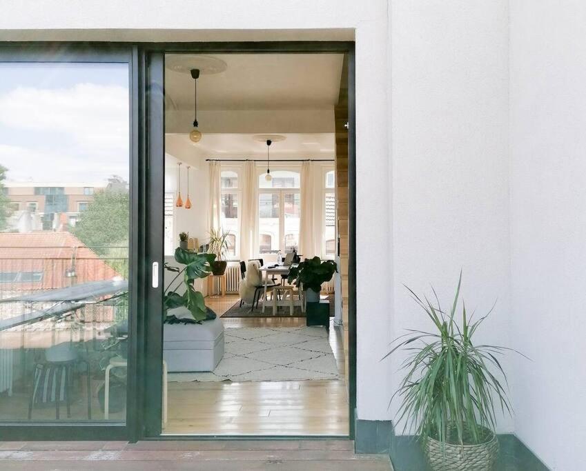 Beautiful 2 Bedroom Duplex In Le Chatelain * Bruxelles