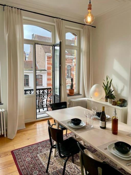 Beautiful 2 Bedroom Duplex In Le Chatelain Appartement