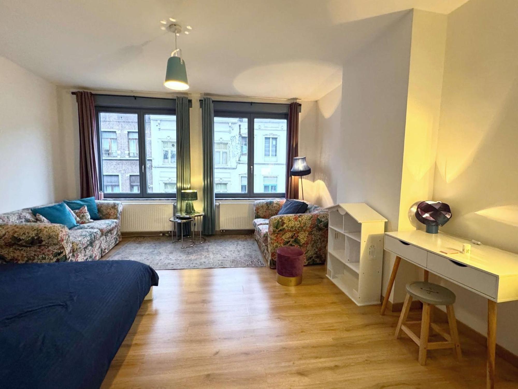 The Bachelor Backpacker Spot Appartement