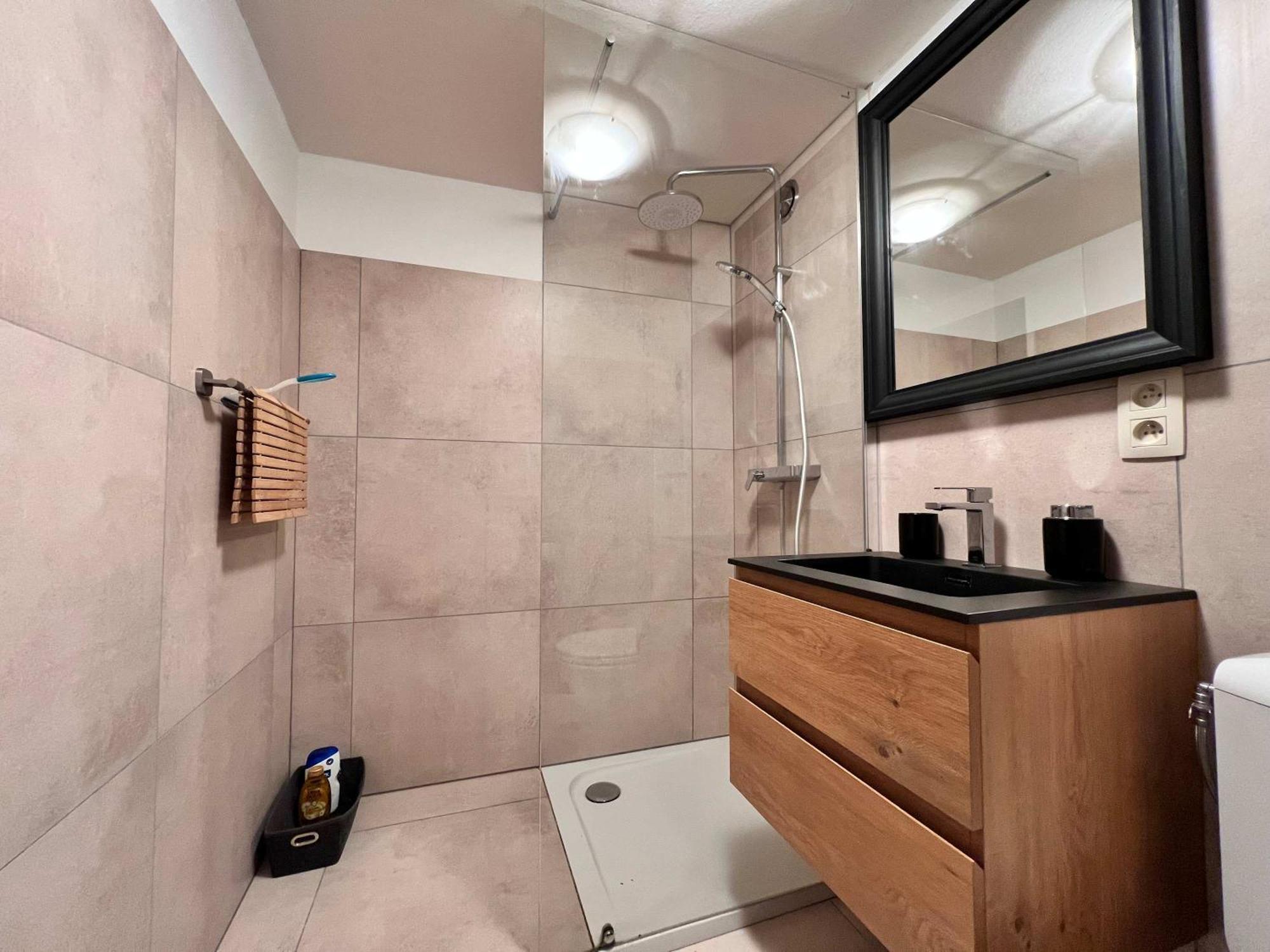 Elegant 2pcs Proche Appartement