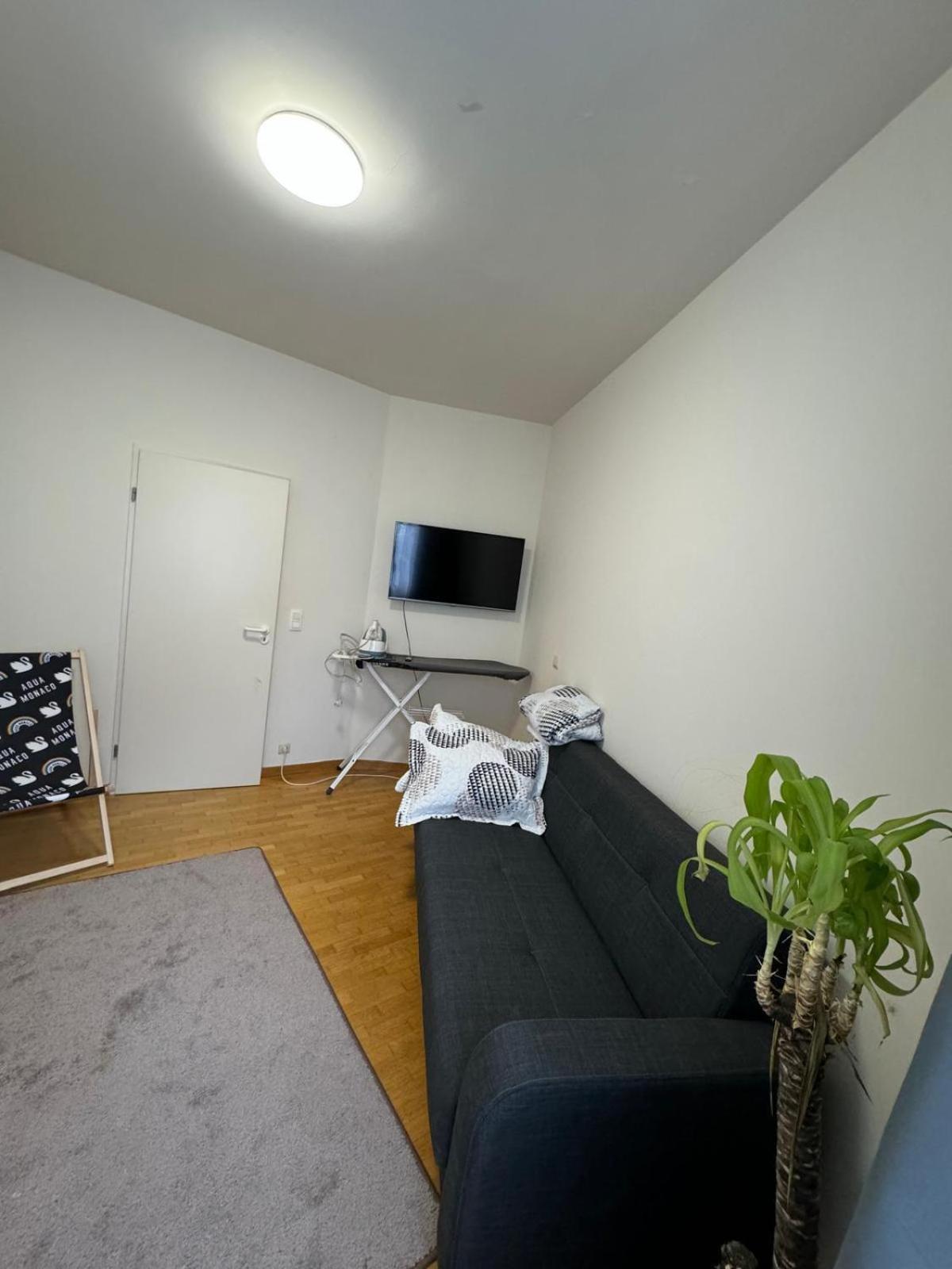 Apartment Apartment *
