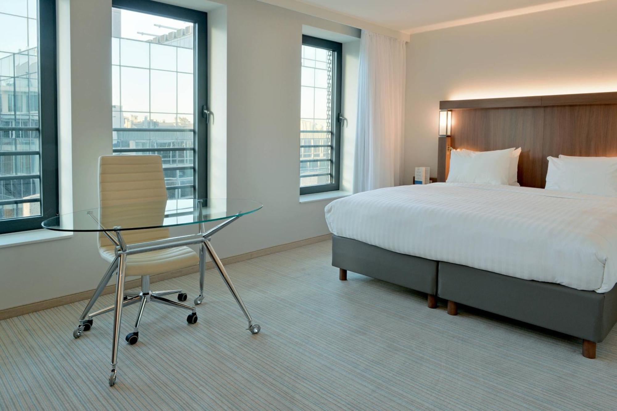 Courtyard By Marriott Eu Hotel 4*