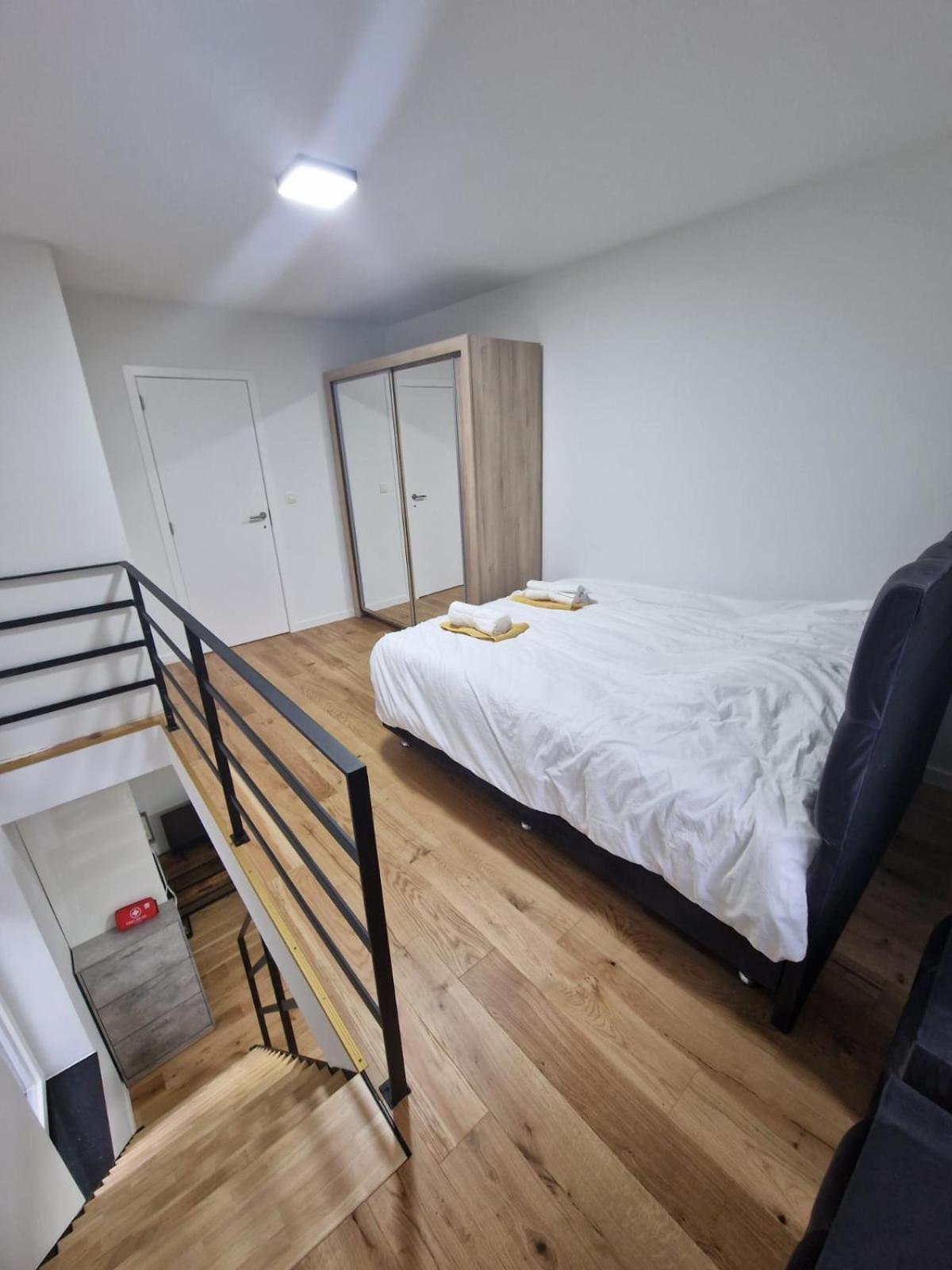 Luxe 1 *