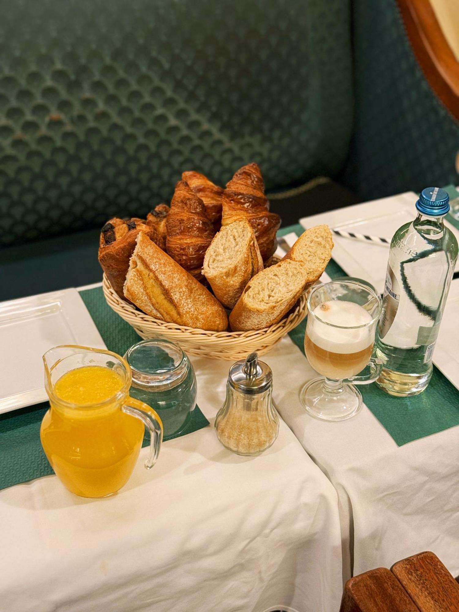 Esperance Hotel 3*