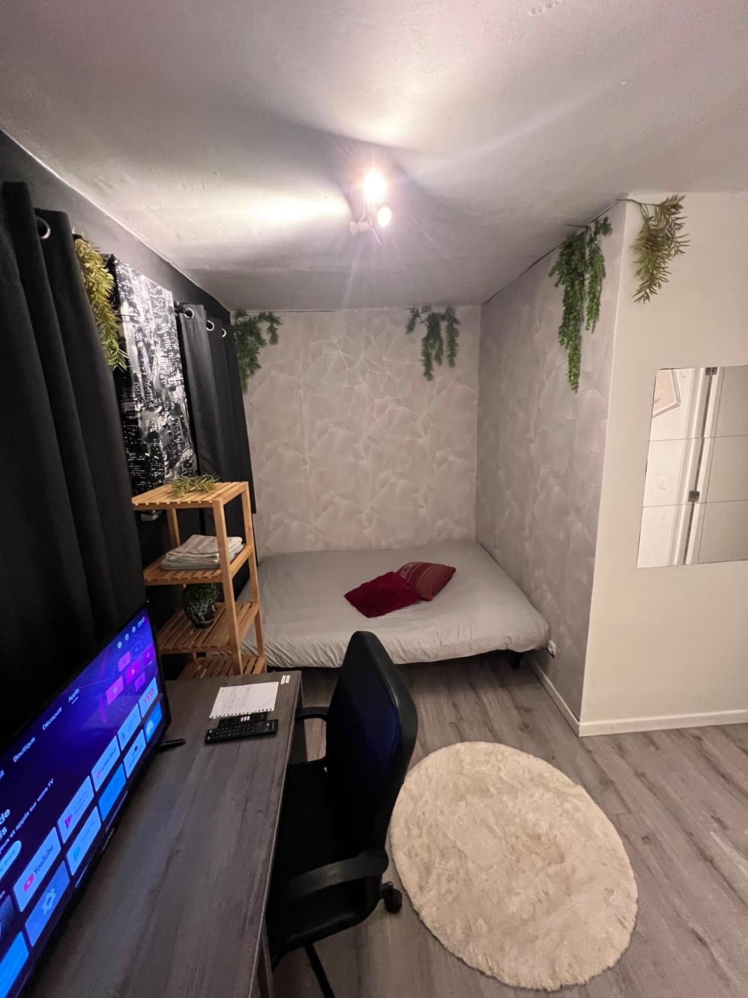 Chambre Et Etage Prives Dans Un Duplex Moderne Privatunterkunft