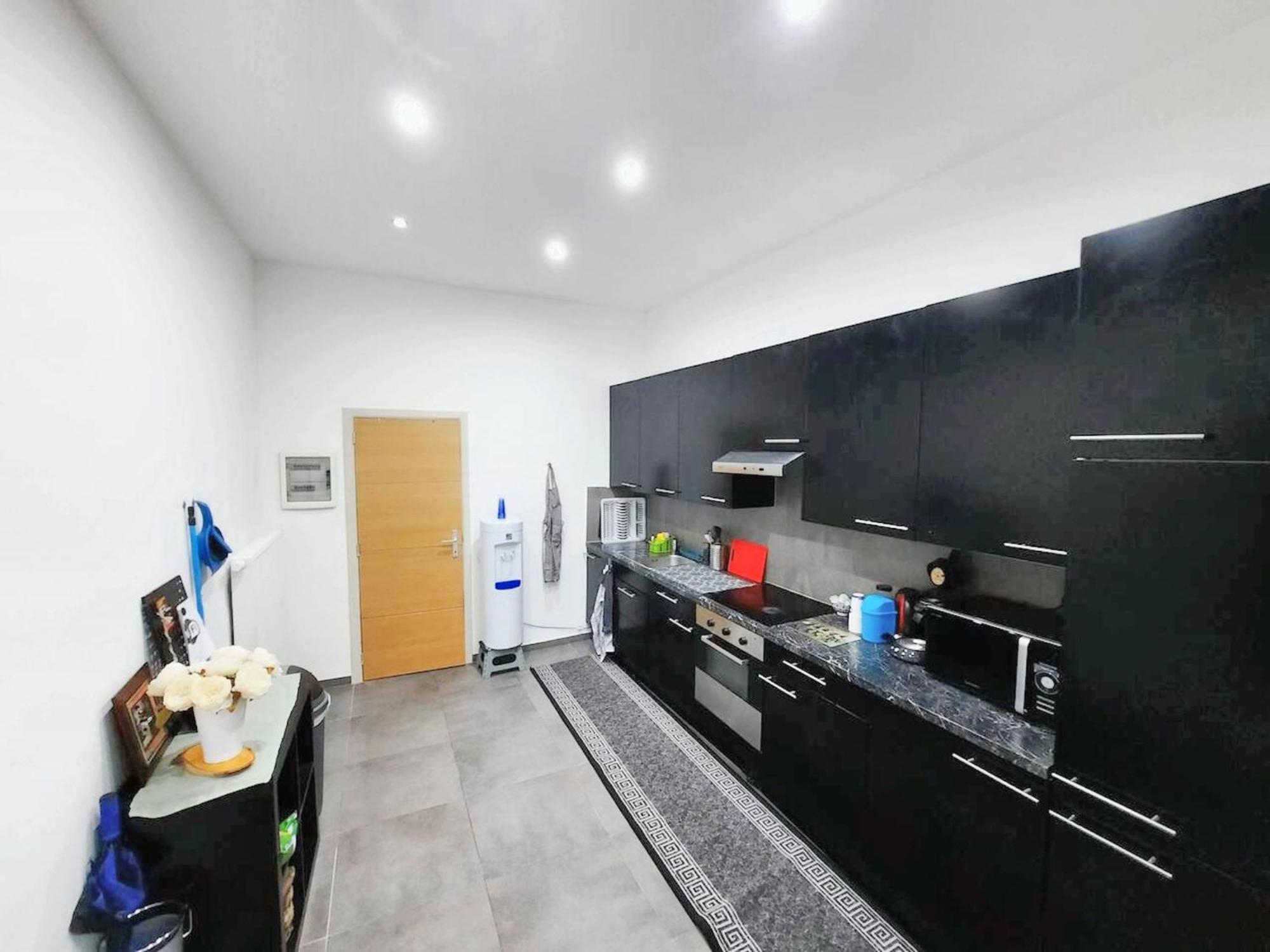 Apartment Modern In Molenbeek Saint Jean / 77 M² / Parking *