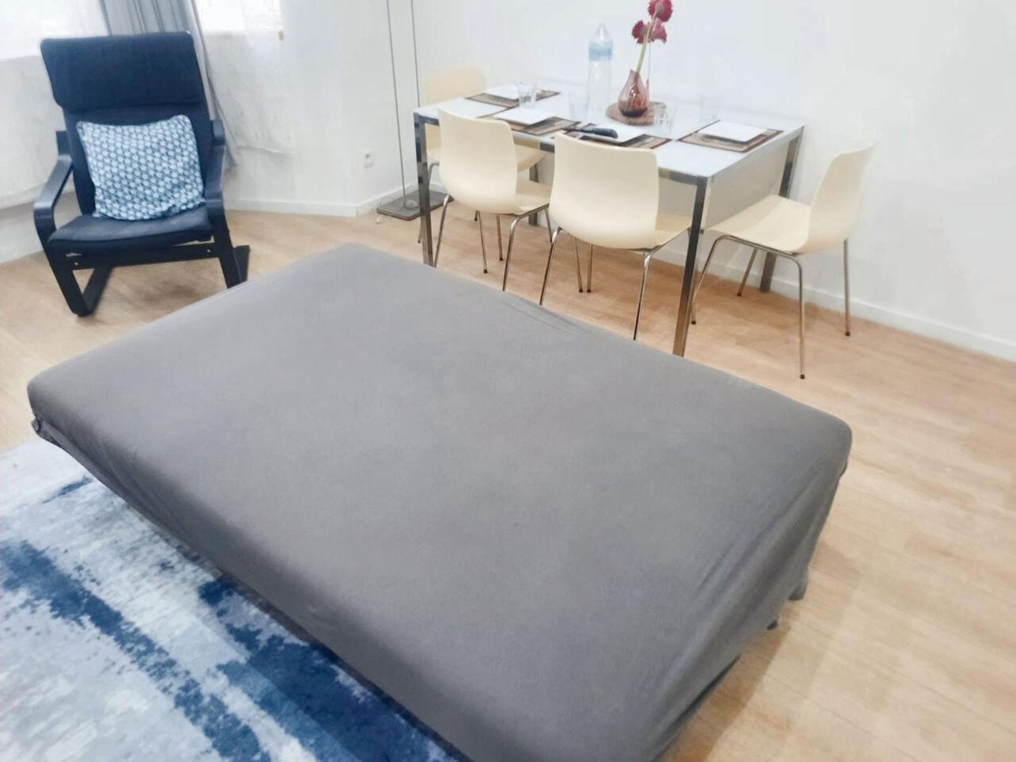 Modern In Molenbeek Saint Jean / 77 M² / Parking Apartment *