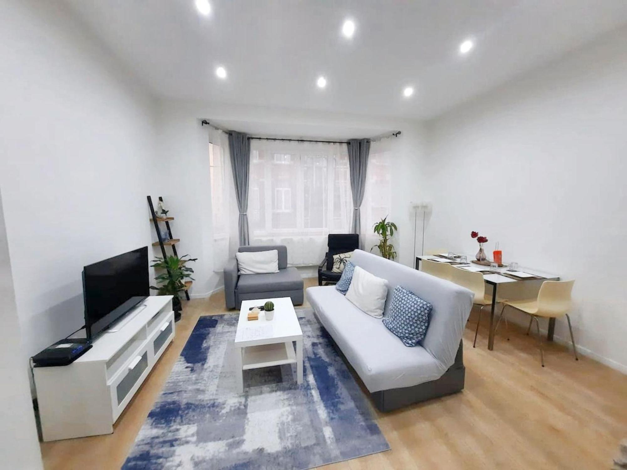 Modern In Molenbeek Saint Jean / 77 M² / Parking Brussels