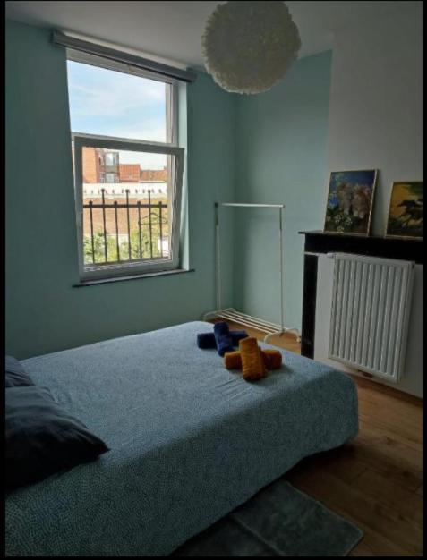 Confortable Lit Double Schaarbeek 1ere Etage Cle Normal Séjour chez l'habitant *