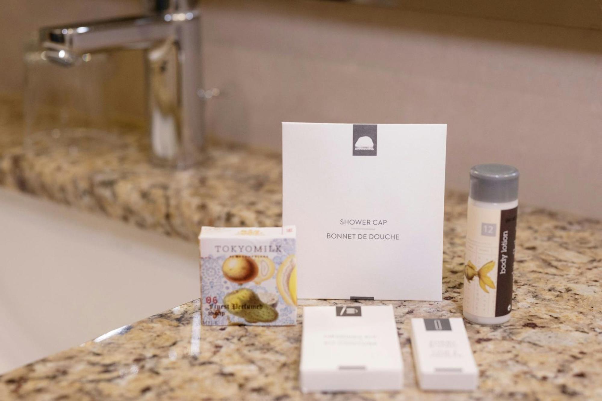 Renaissance Hotel 4*