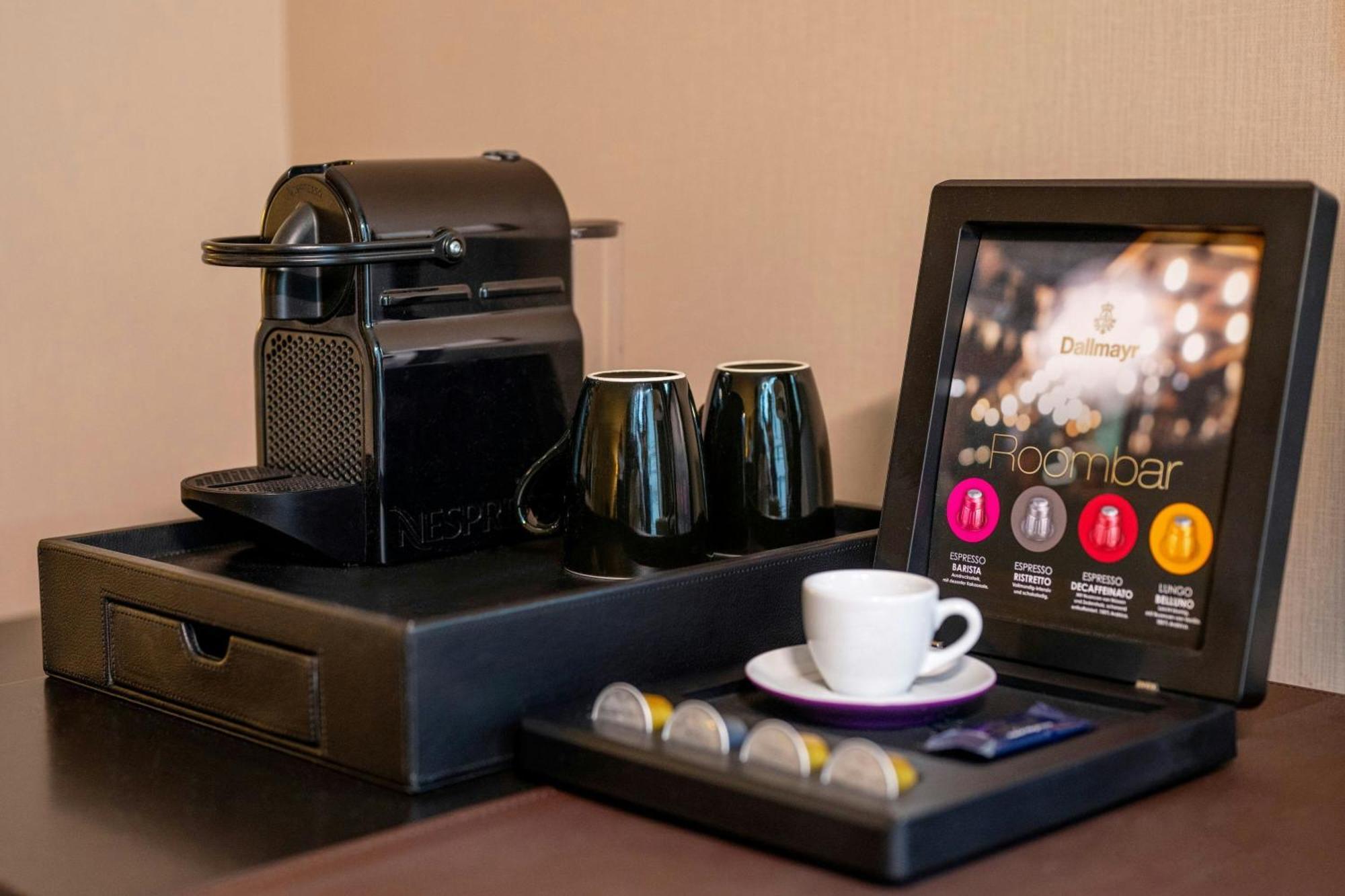 Renaissance Hotel 4*