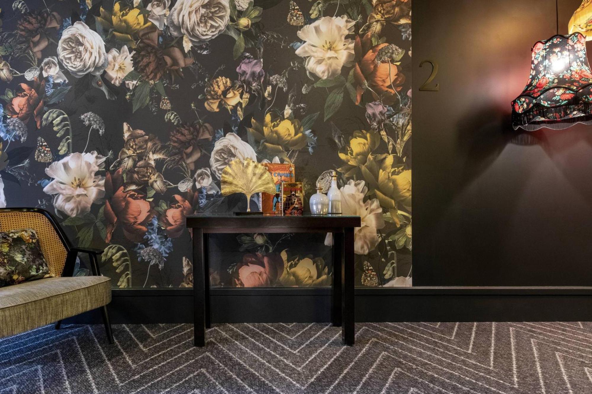 Renaissance Hotel 4*