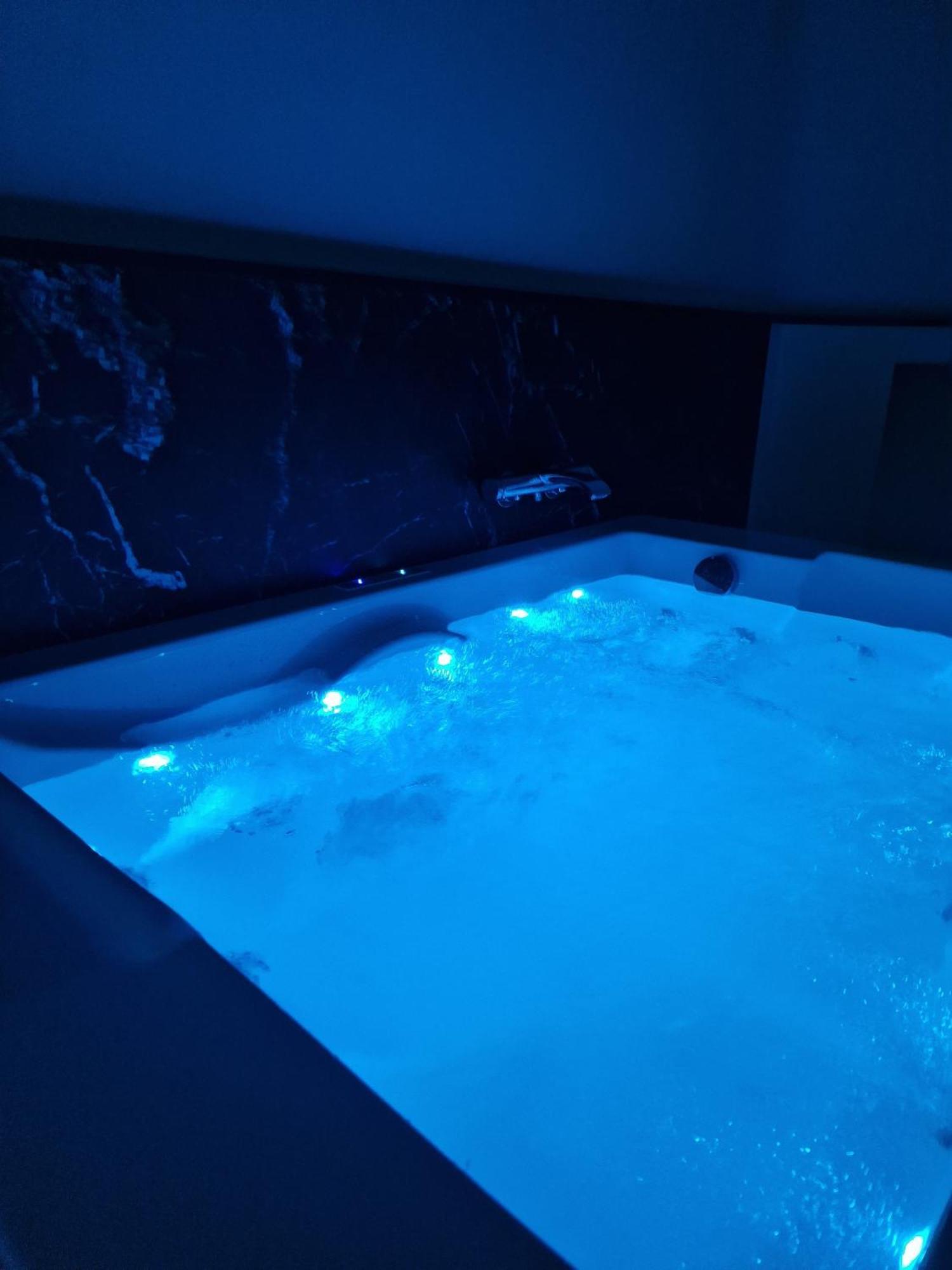 Aqua Loft - European Quarter Apartment