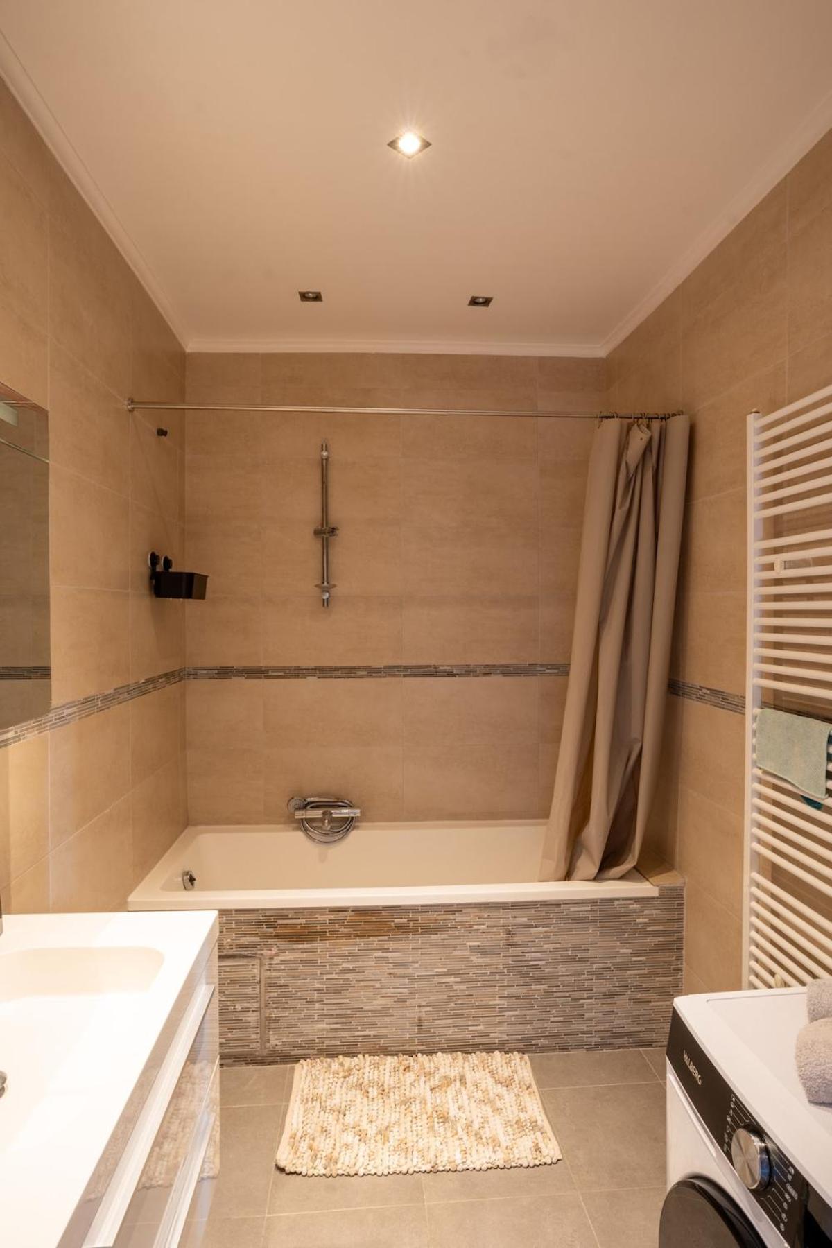 Appartement Cozy And Luxurious In Brussels, Laeken *