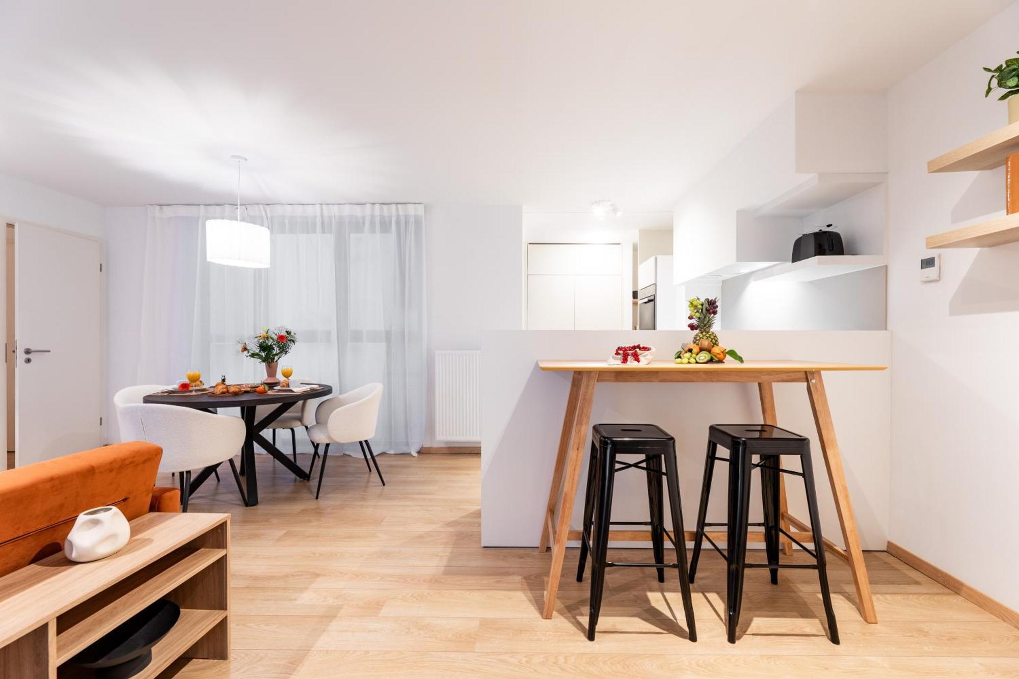Contemporary Comfort In The Heart Of The Appartamento