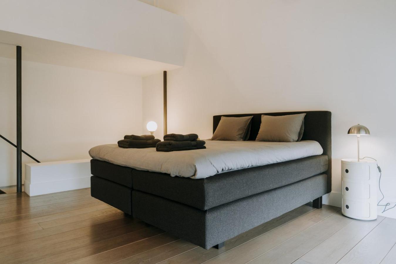 Magnificent Loft - 3 Bedroom Duplex Appartement *