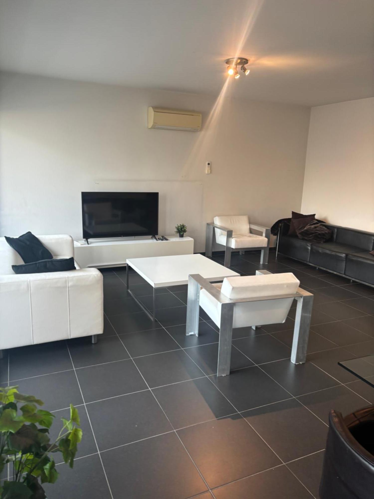Charming With Balcony Views Appartement Bruxelles