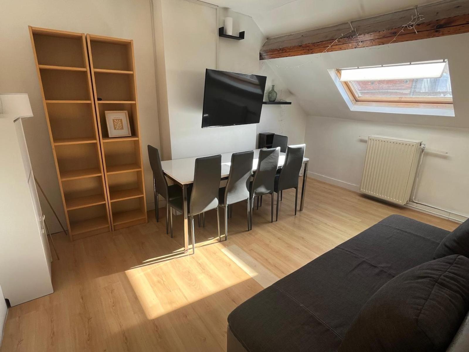 European District Thirteen Apartment *