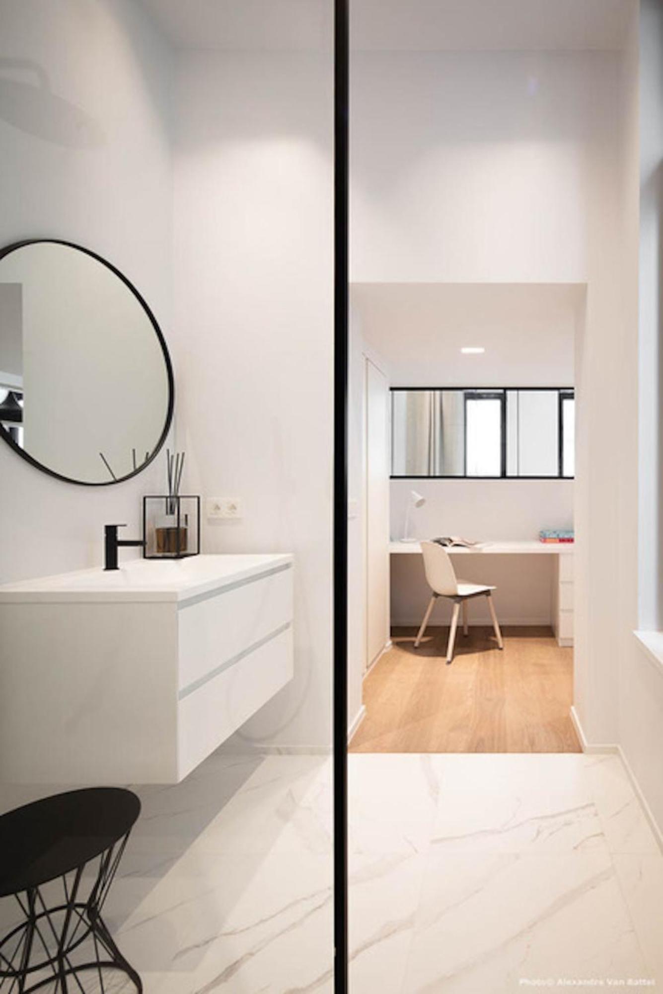 Fully Equipped Near Place Stephanie Lejlighed