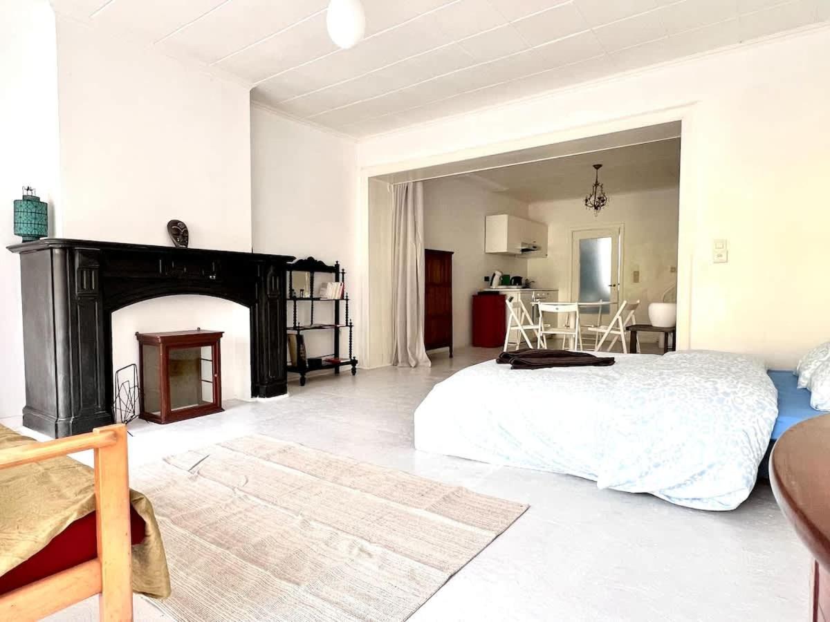 800 M From Grand Place Bruxelles