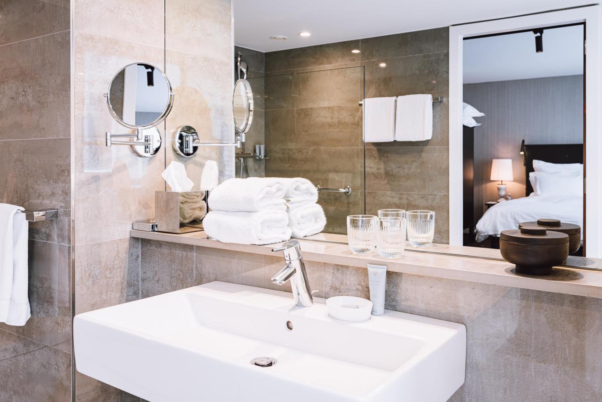 Pillows Centre Hotel 4*