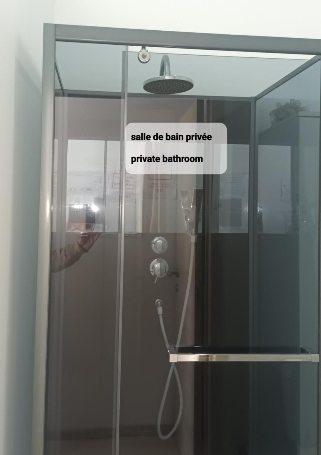 Private Airport Apartment *