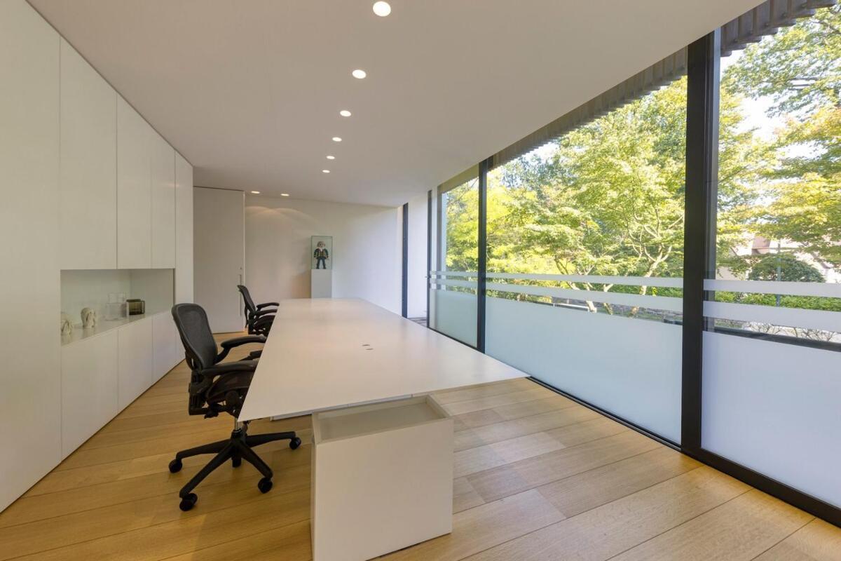 The Luxury Glass Manor