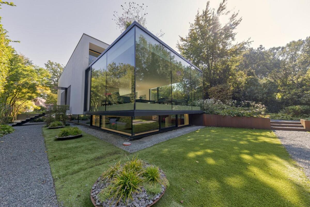 The Luxury Glass Manor Villa Bruxelles