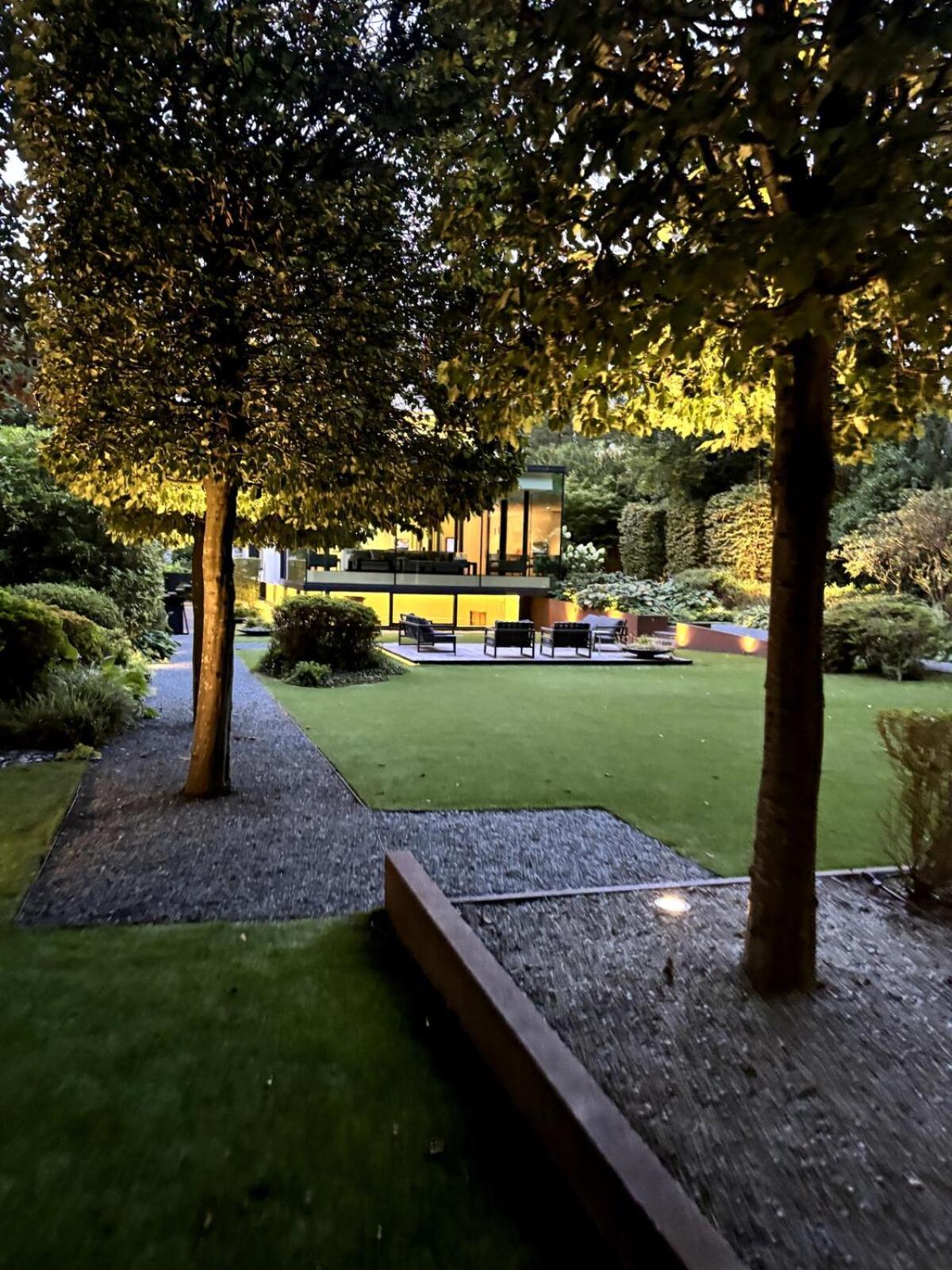 The Luxury Glass Manor Villa Bruxelles