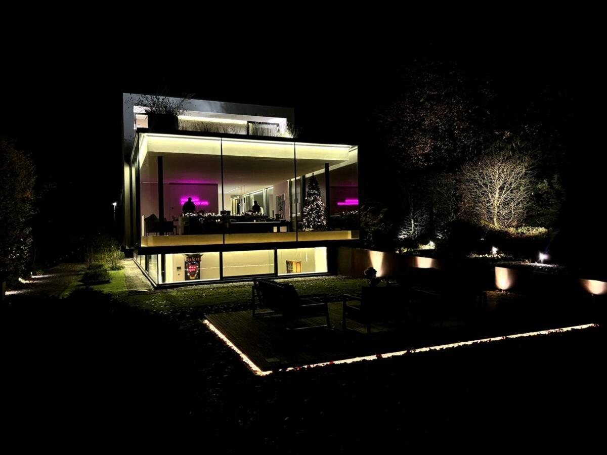 Villa The Luxury Glass Manor *
