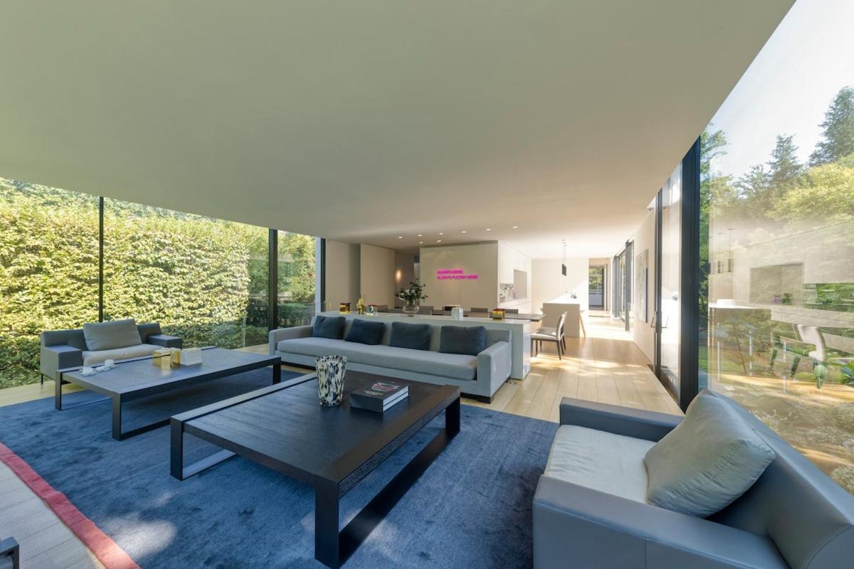 The Luxury Glass Manor Villa Bruxelles