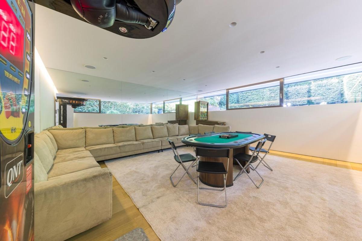 The Luxury Glass Manor *