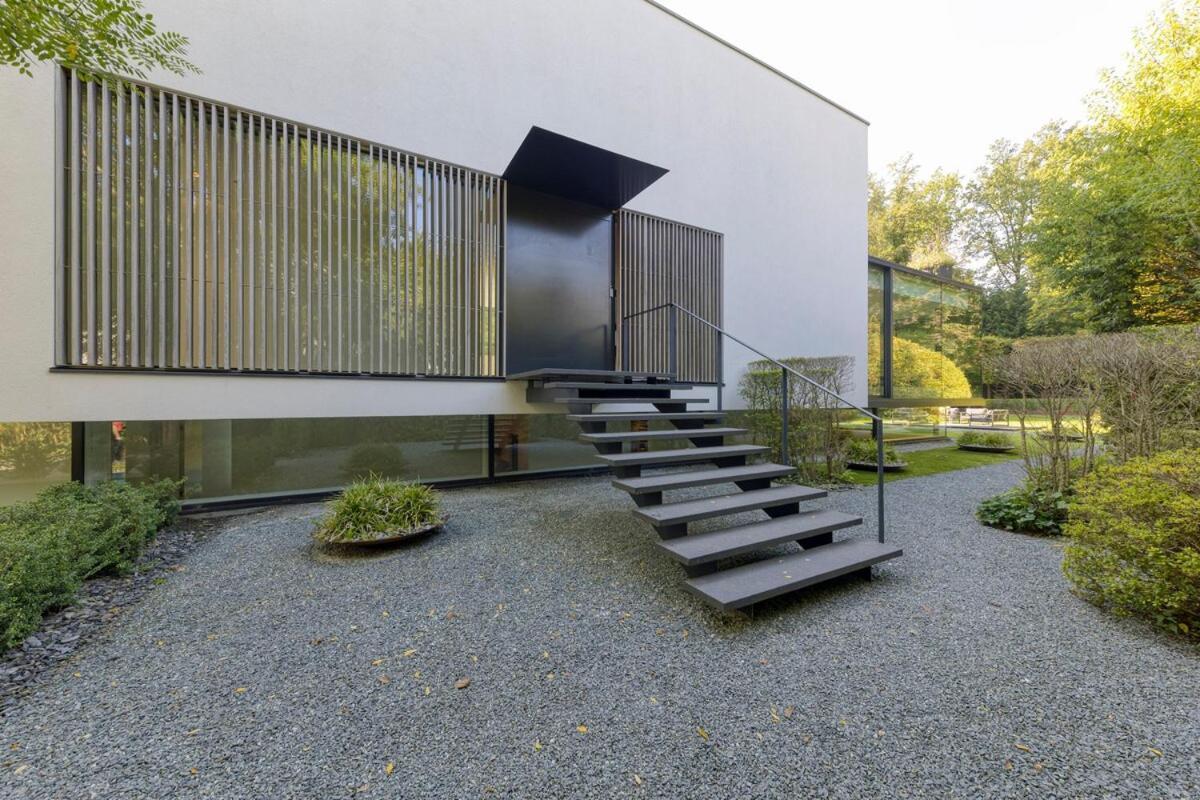 The Luxury Glass Manor *