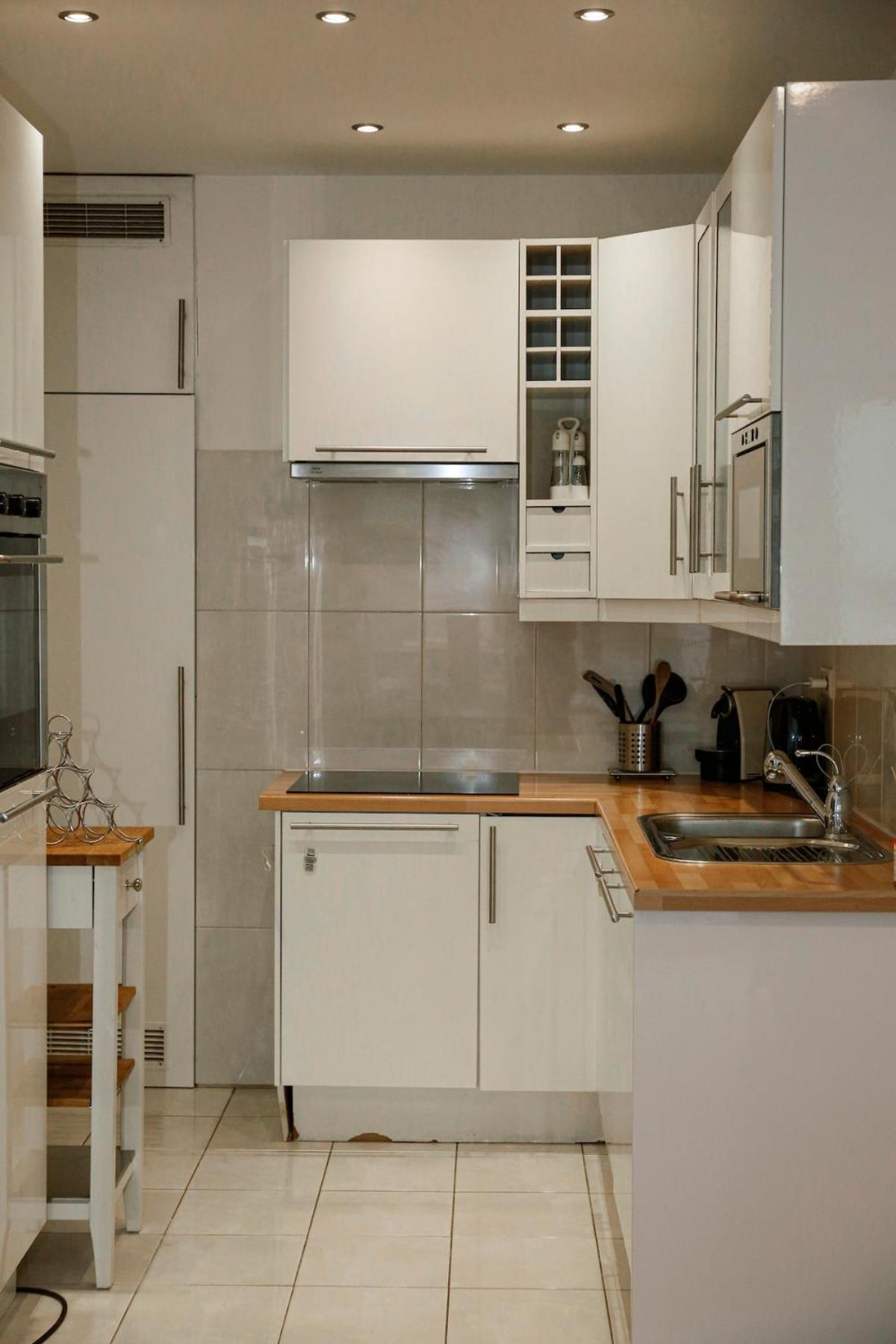 Appartement, Deux Au Pied Du Metro Montgomery Bruxelles