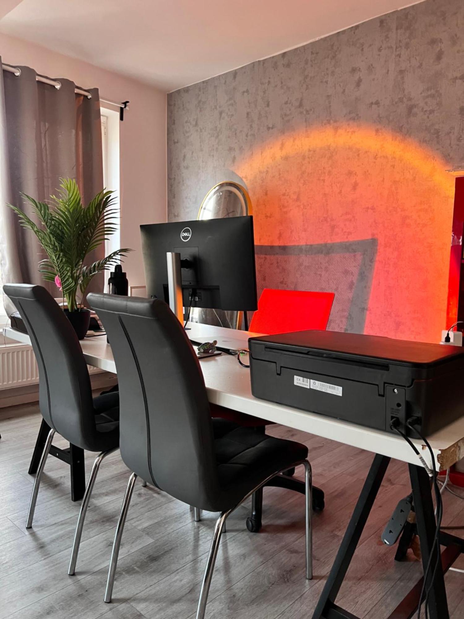 Chambre Et Etage Prives Dans Un Duplex Moderne Privatunterkunft Brüssel