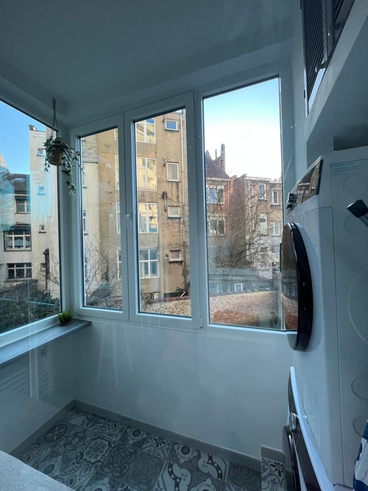 Modern & Cozy - Fast Access Apartment