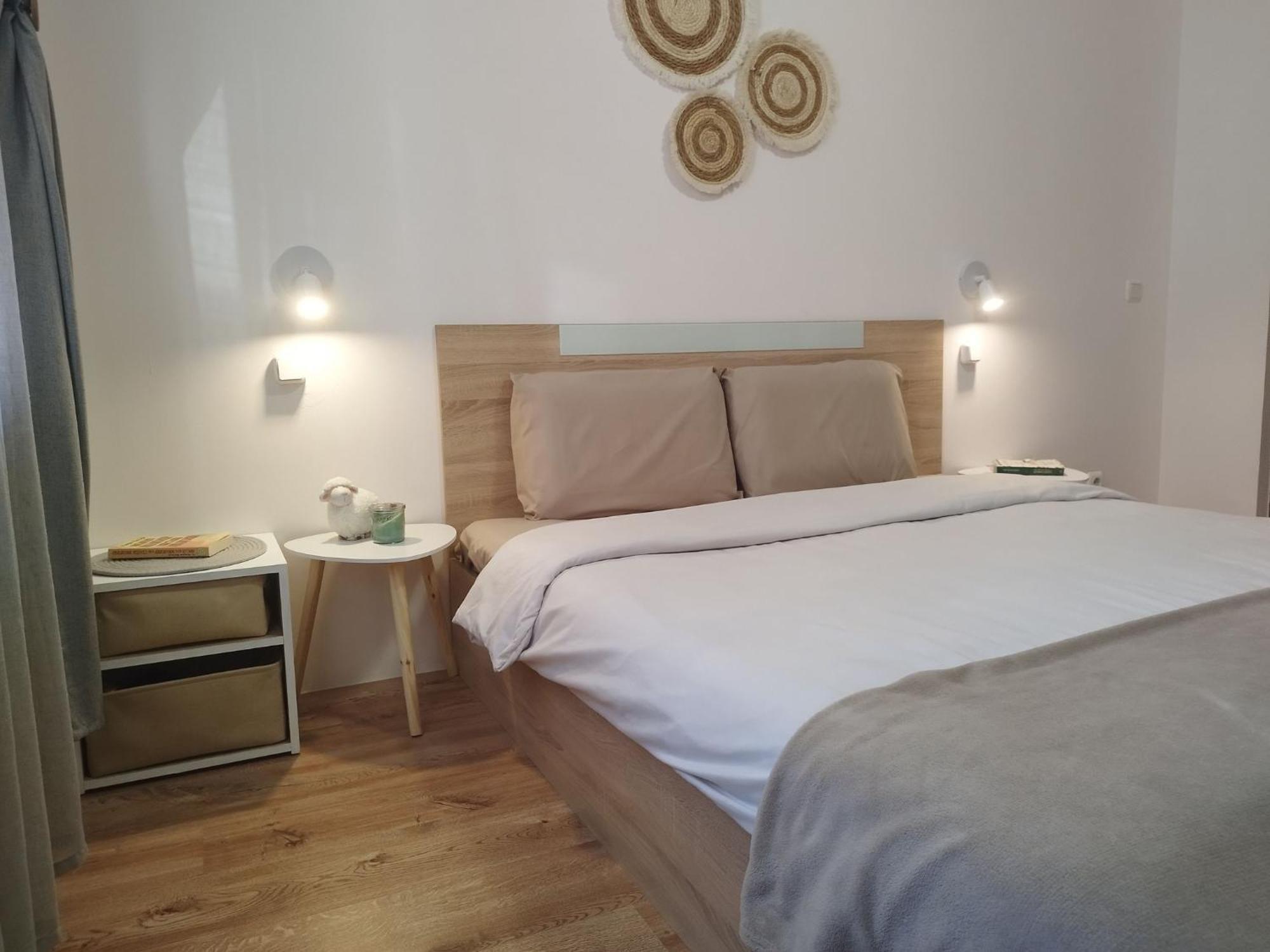 Station 1 Bed