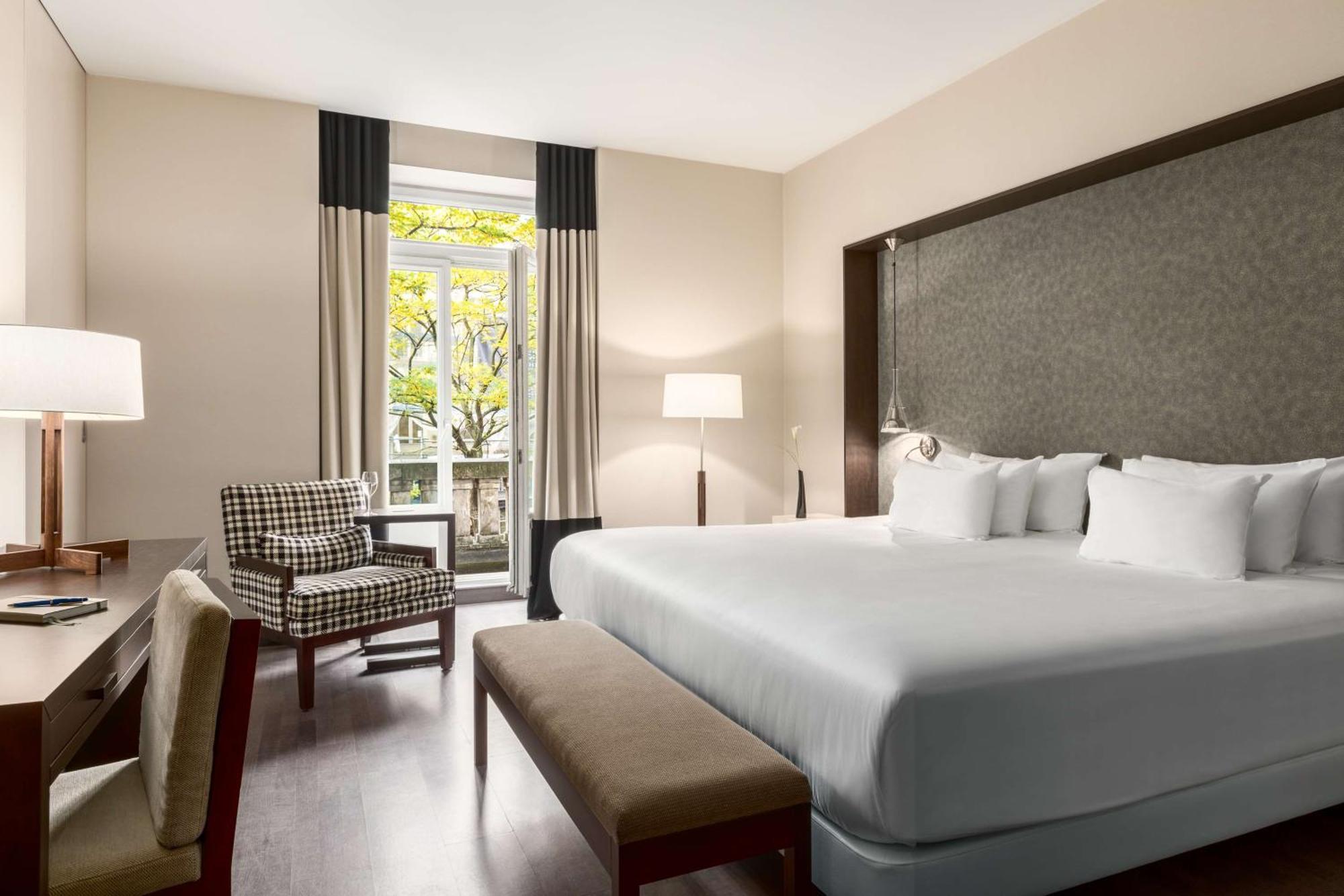 Nh Collection Centre Hotel