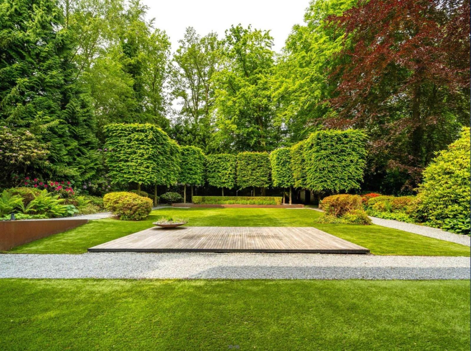 The Luxury Glass Manor Bruxelles
