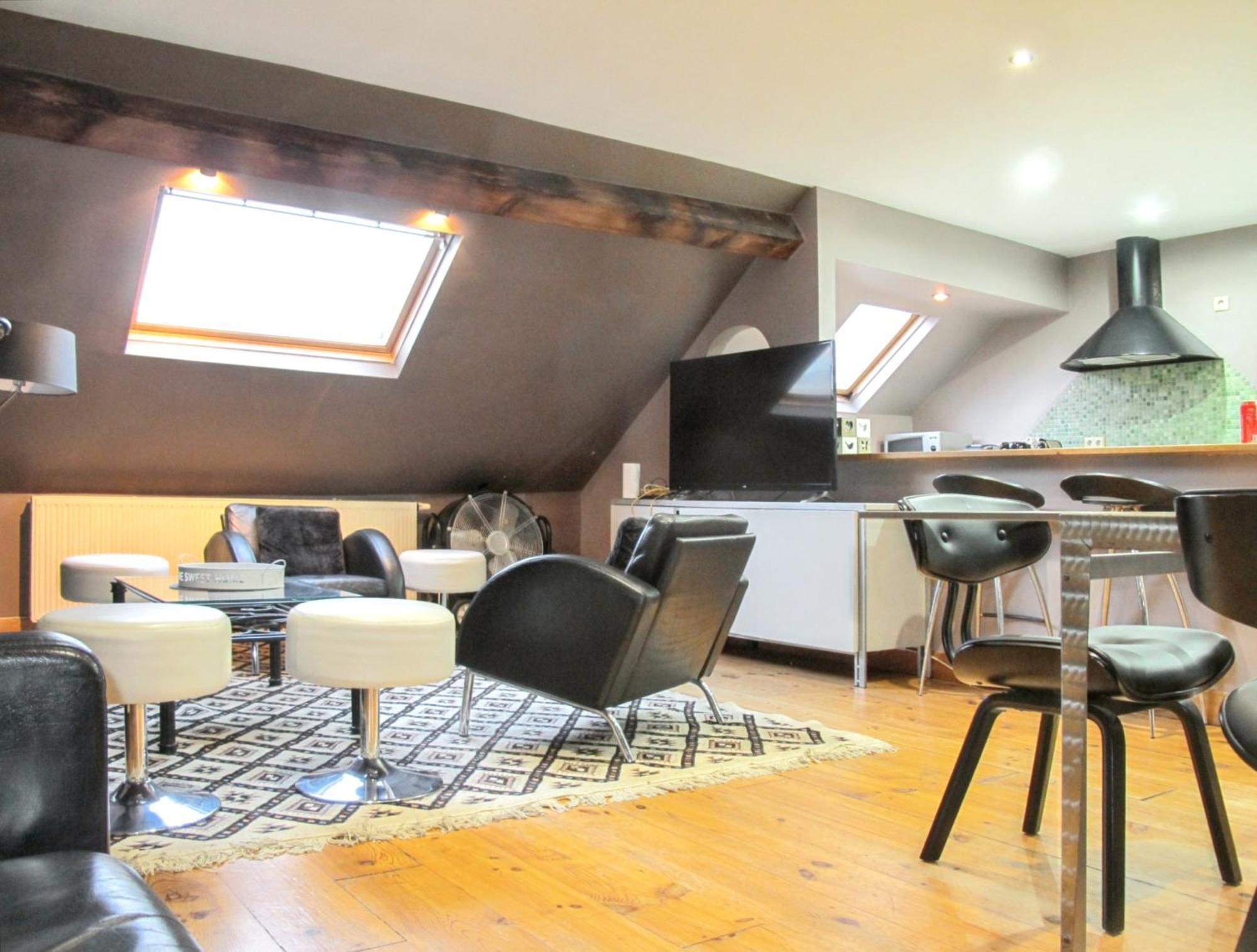 Spacious With View In 100 M² + Terrace Appartement *