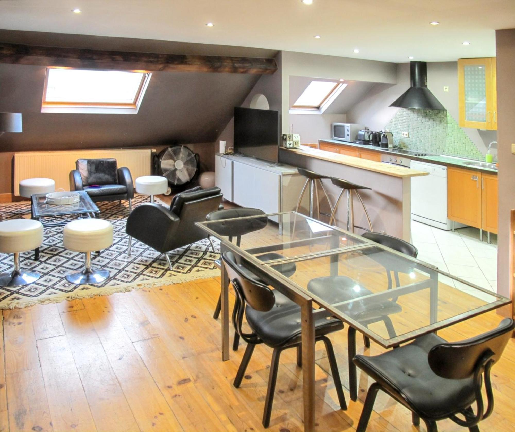 Spacious With View In 100 M² + Terrace Appartement