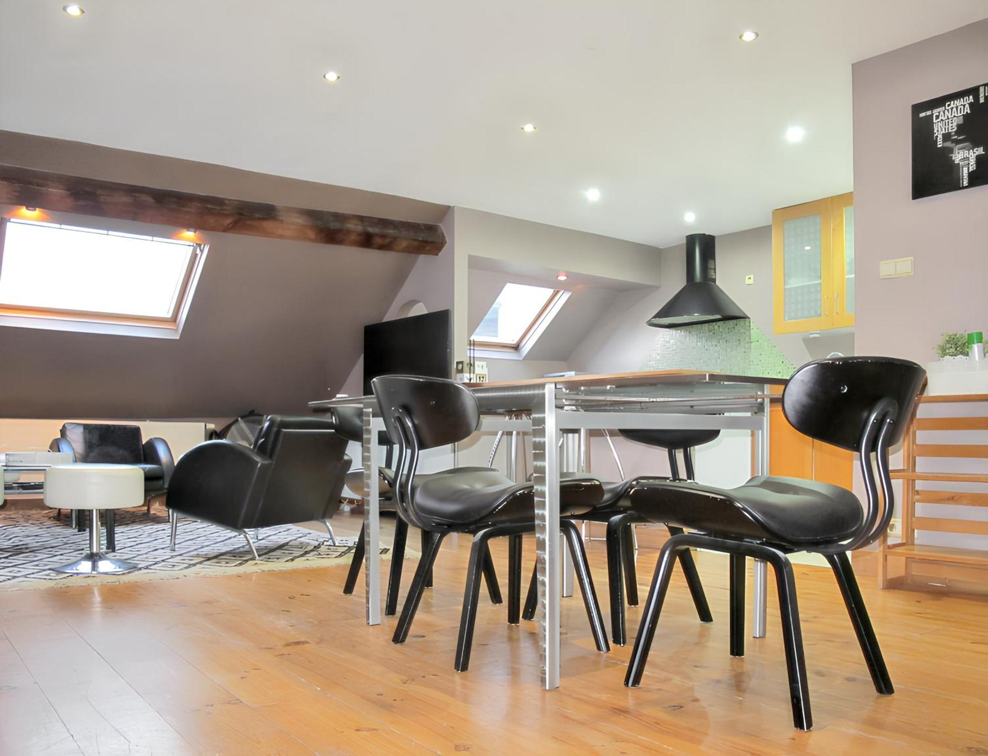 Spacious With View In 100 M² + Terrace
