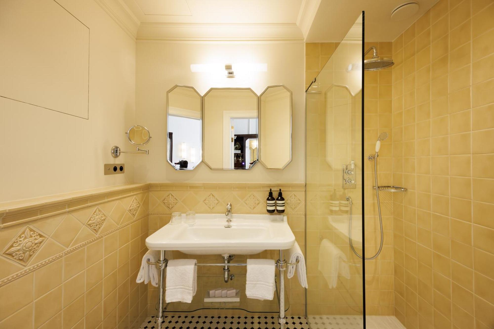 Hotel Fleur De 4*