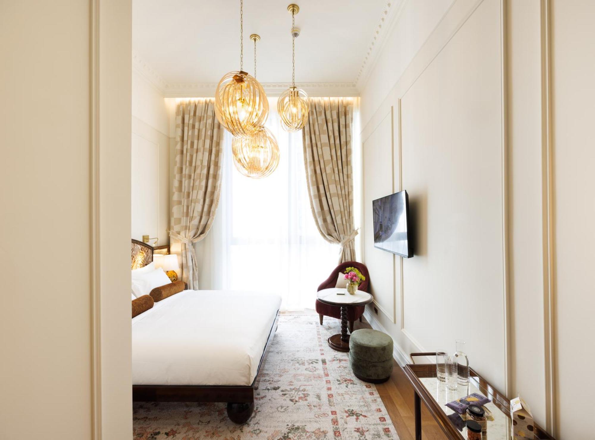 Fleur De Hotel