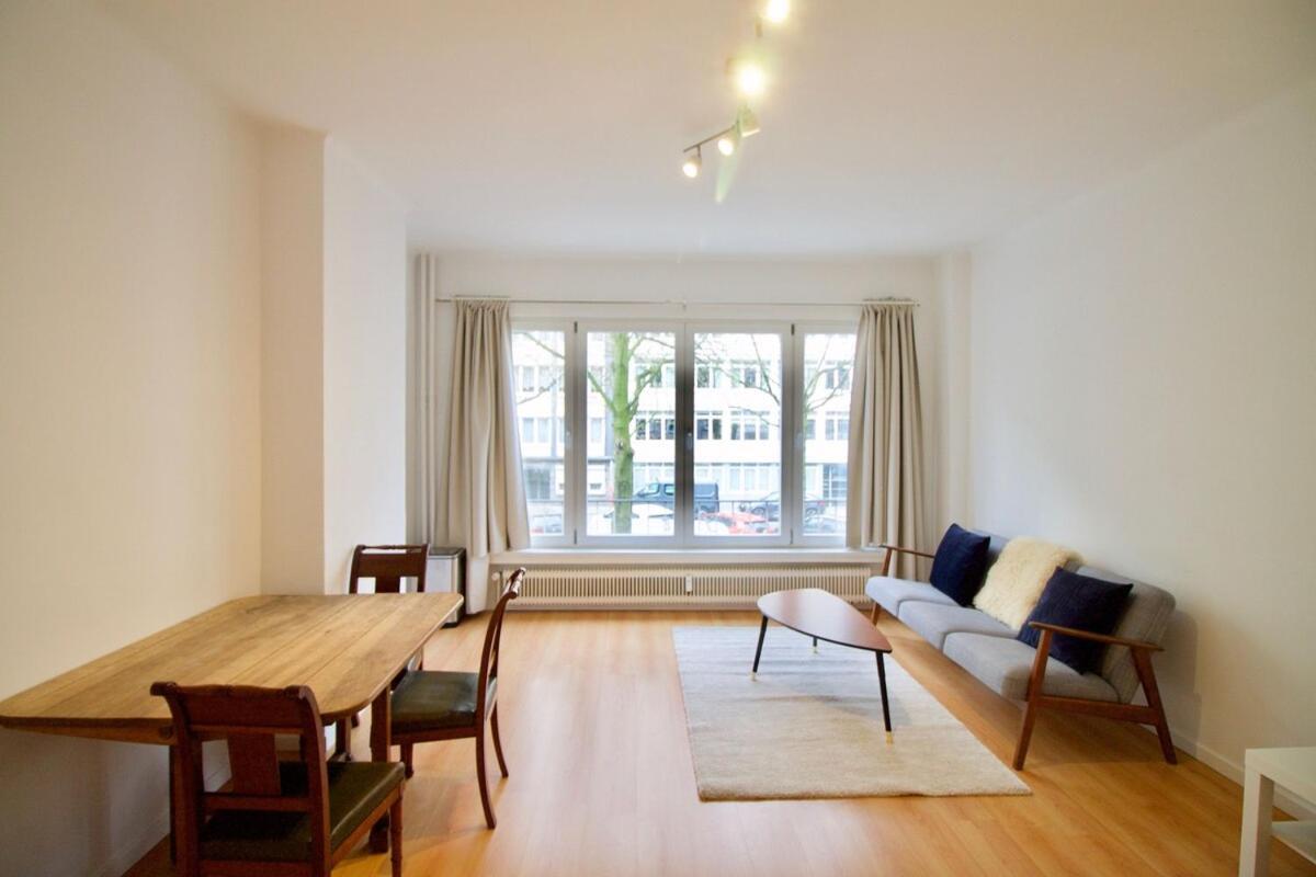 Very & Large Studio-plasky * Bruxelles