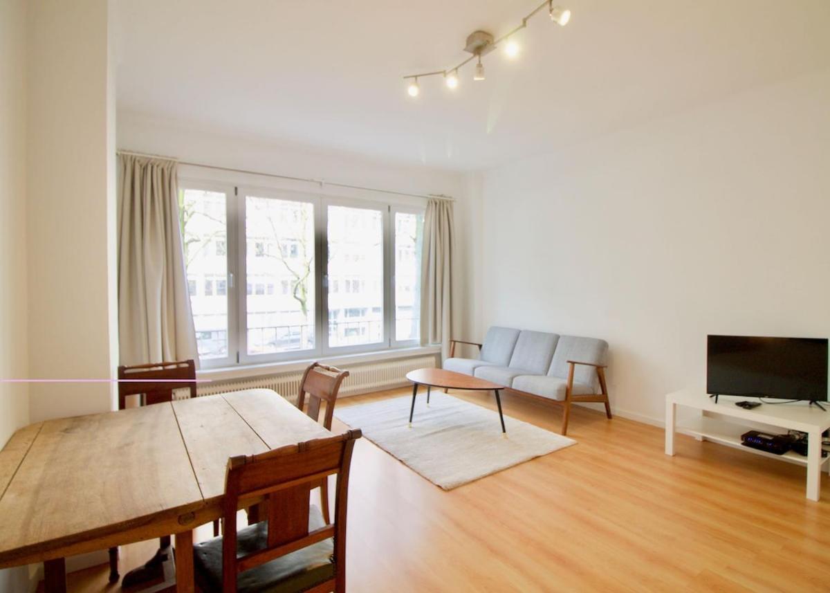 Very & Large Studio-plasky Appartement
