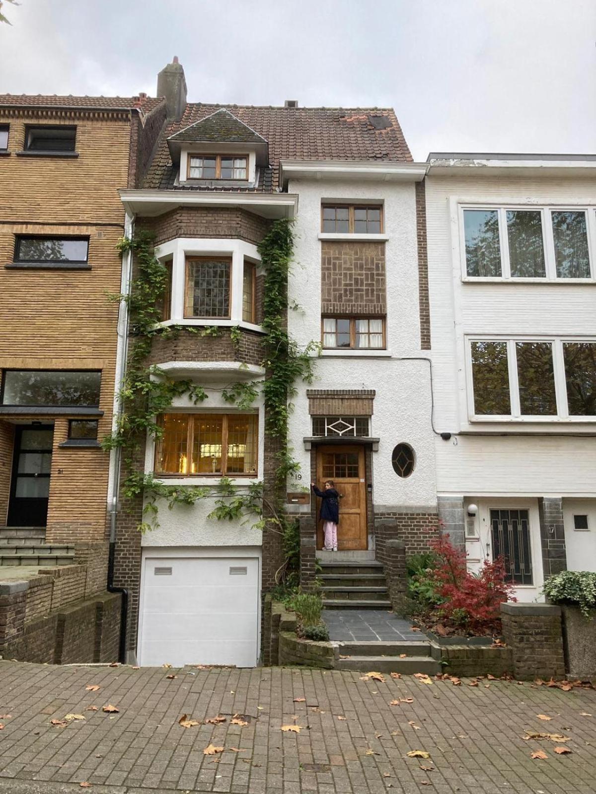 Calm, & Birdsong Near The Center Bruxelles