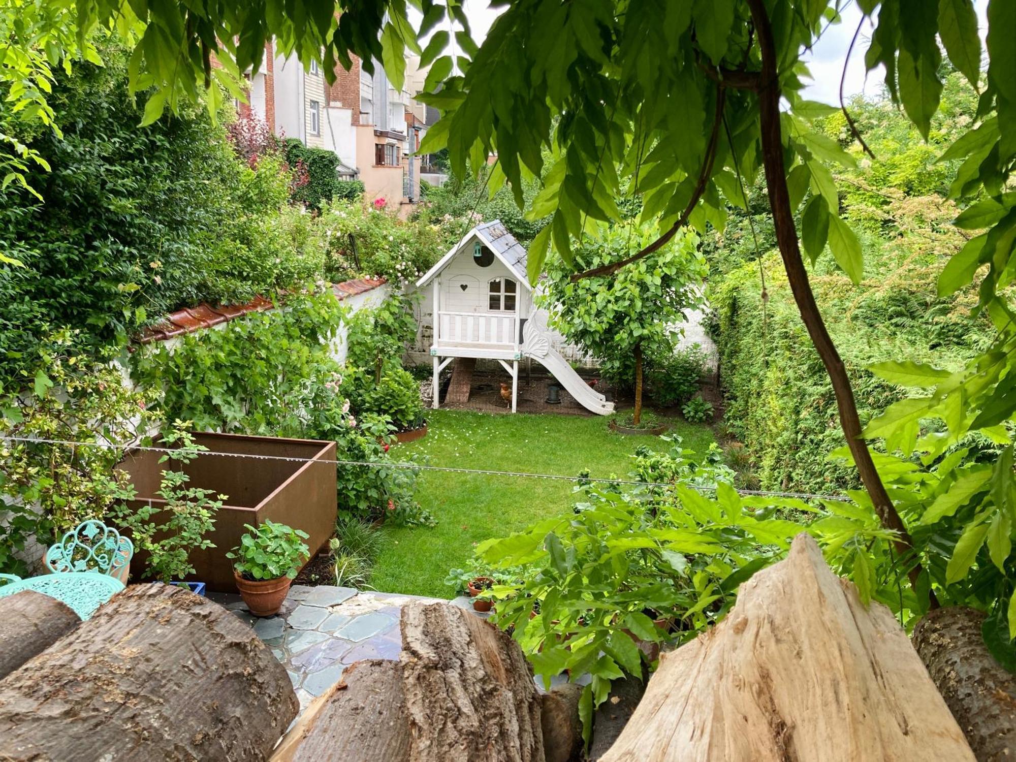 Alloggio in famiglia Calm, & Birdsong Near The Center